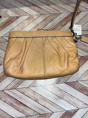 NEW Coach patent Leather Wristlet pouch clutch camel tan new with tag